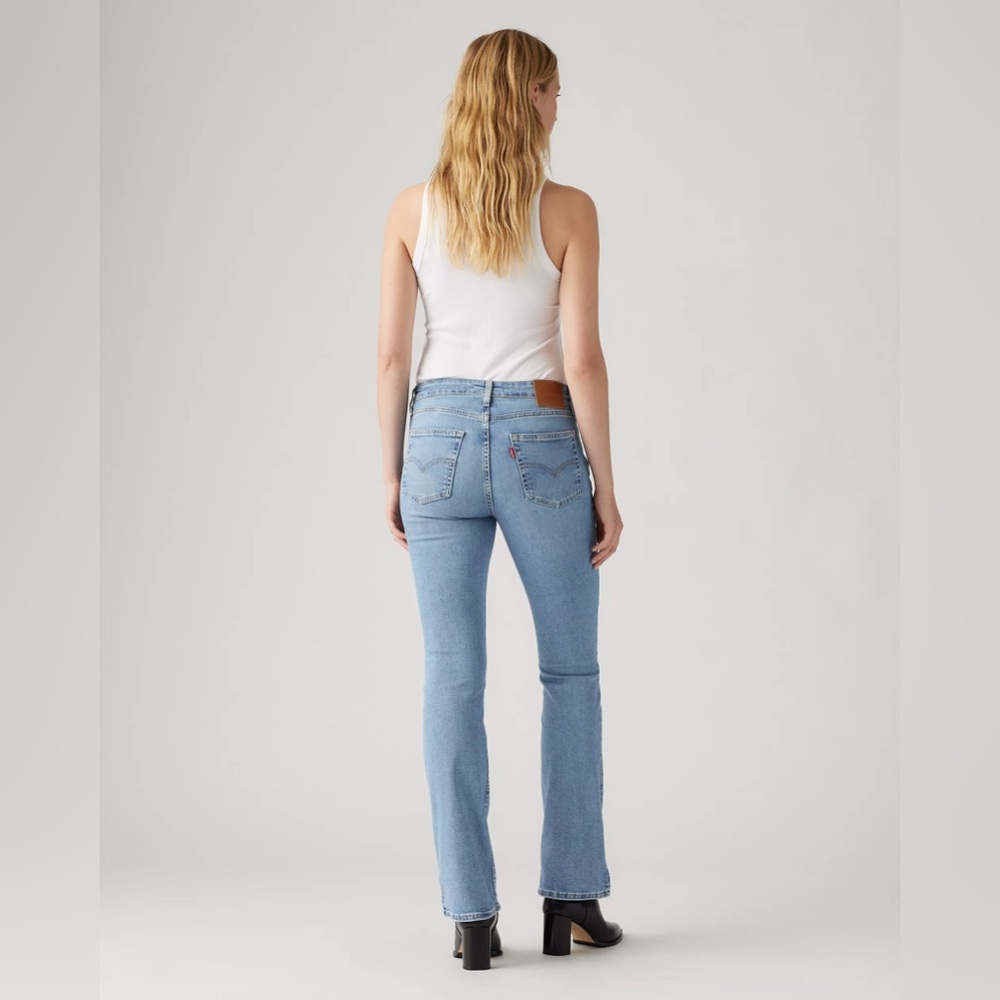 Levi's NWT 725 High-Rise Bootcut Jeans - Picture 3 of 9